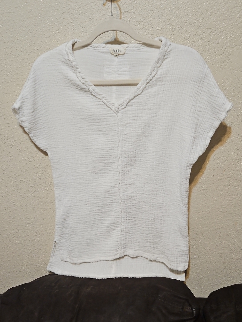 LA MIEL White Textured V-Neck Tunic